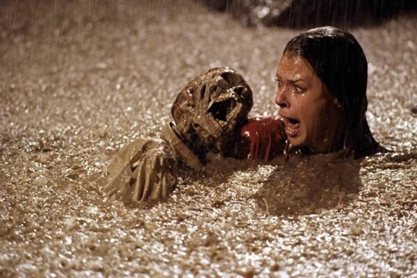 (the 1982 movie poltergeist used real skeletons as - tymoff)